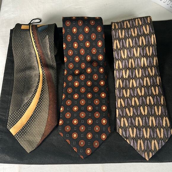 3 Jeffrey banks silk ties - Picture 1 of 7
